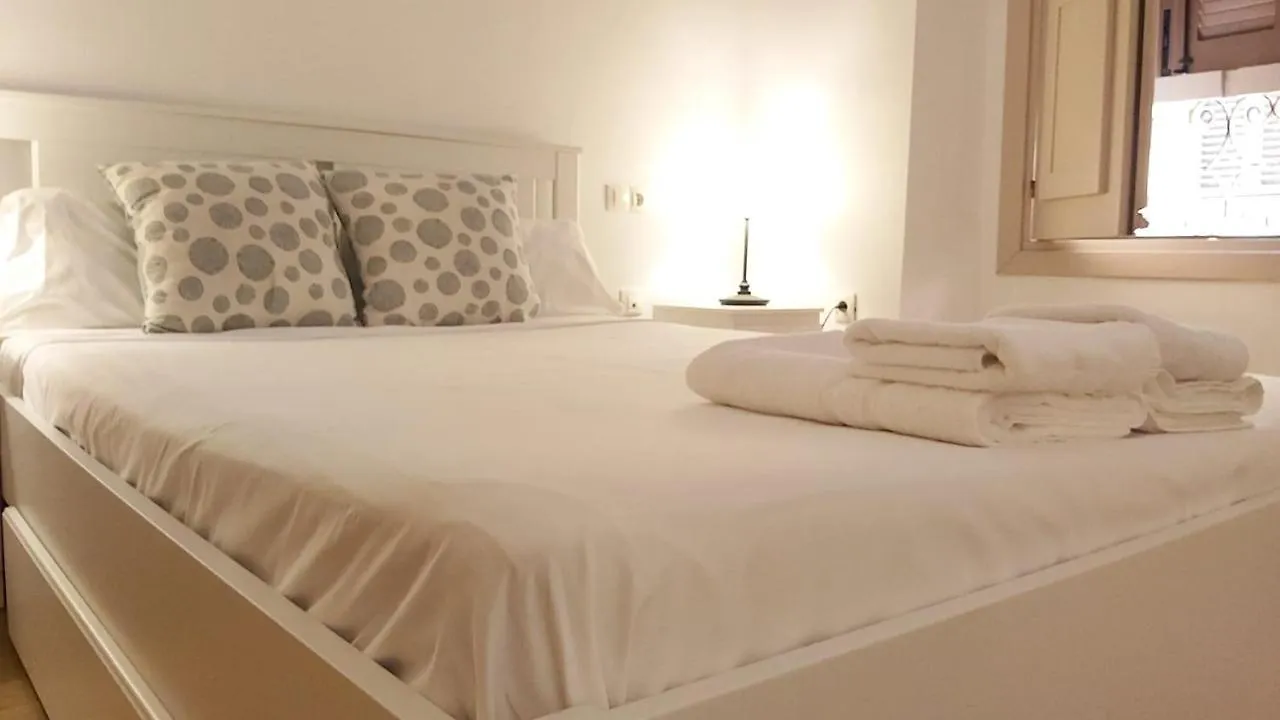 Del Parque Flats Mitjana Apartment Malaga